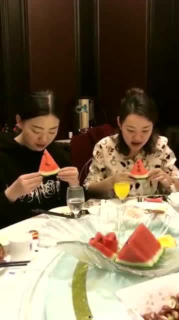 吃瓜嘴疼,网络热词背后的社会心理