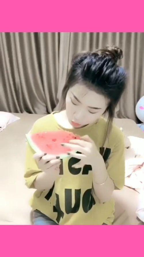 女人吃瓜方式,揭秘女性独特的吃瓜艺术